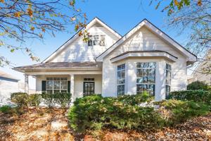 featured image of 537 Anglewood Trce