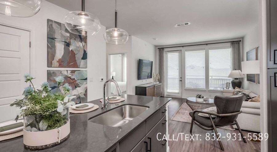 18320 Central Creek Dr - Photo 4 of 13