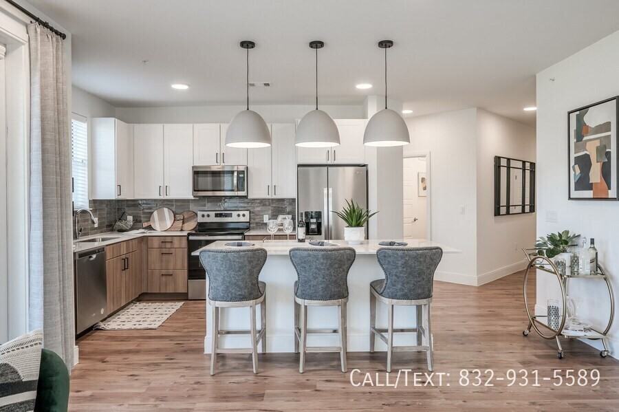 18320 Central Creek Dr - Photo 4 of 17