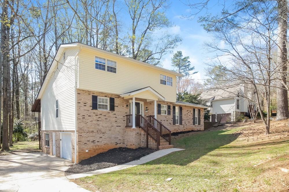 340 Hermitage Ct Sw - Photo 5 of 18