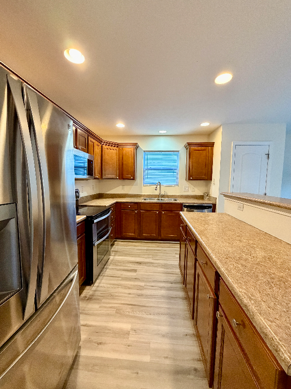 7952 Bombay Lane - Photo 3 of 20