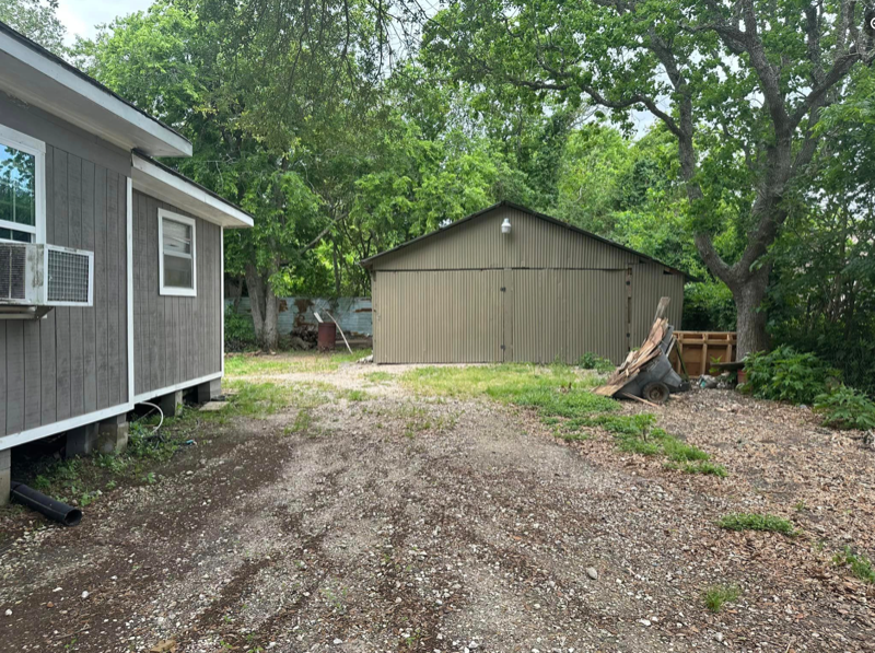 306 Sutton - Photo 2 of 12