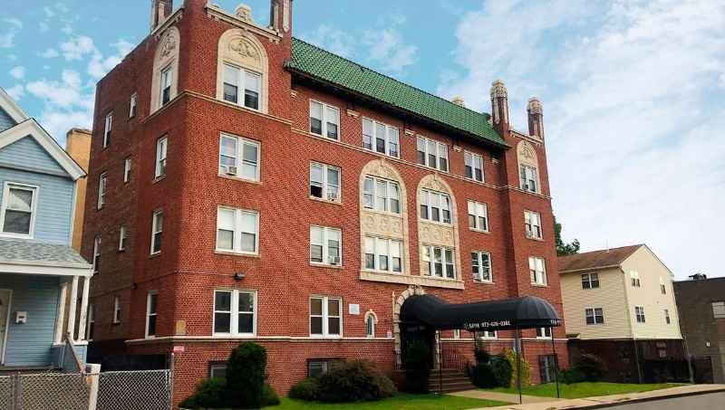 168 S Clinton St #B8