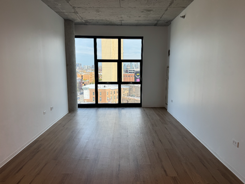 1601 W Division St - Photo 3 of 16