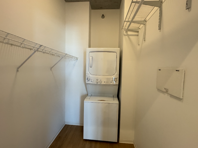 1601 W Division St - Photo 6 of 16