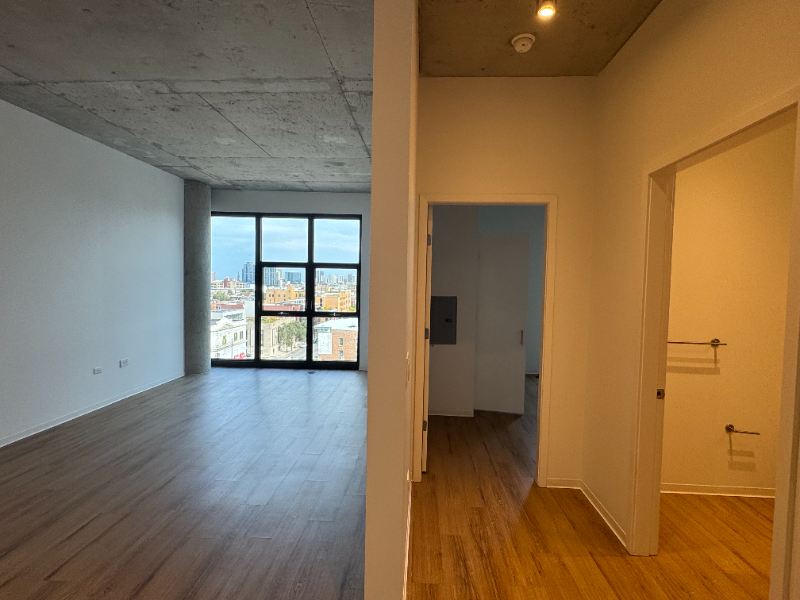 1601 W Division St - Photo 7 of 16