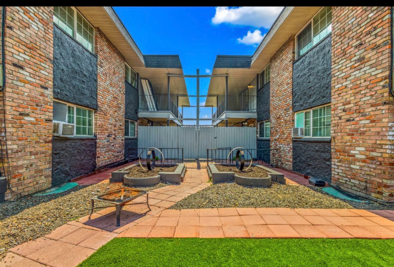 917 East Indiana Avenue #1 - Photo 5 of 6