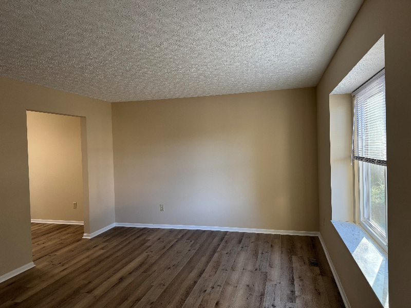 7726 Farmsbury Dr - Photo 6 of 16