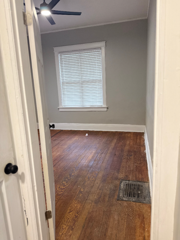 1629 Netherwood Ave - Photo 4 of 20