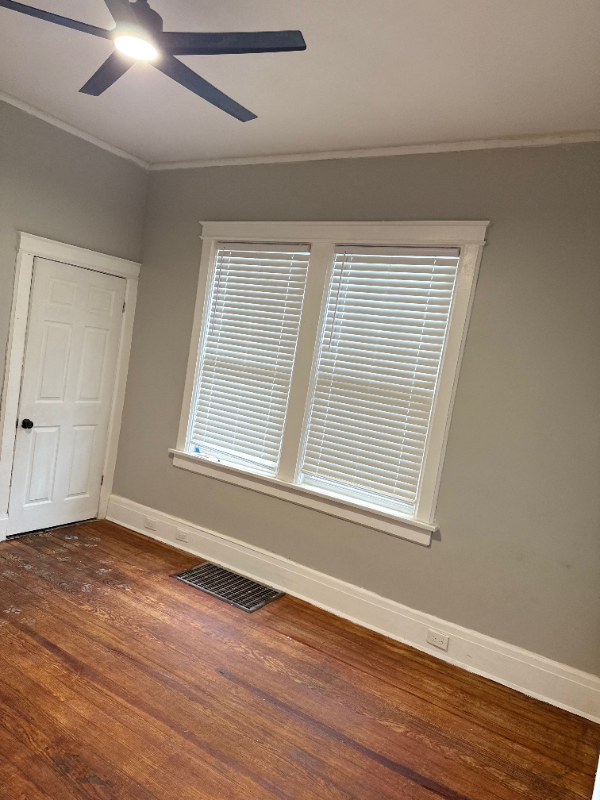 1629 Netherwood Ave - Photo 5 of 20