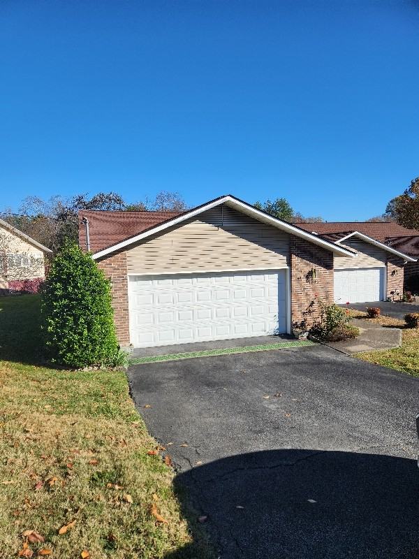 1105 Estate Dr - Photo 2 of 17