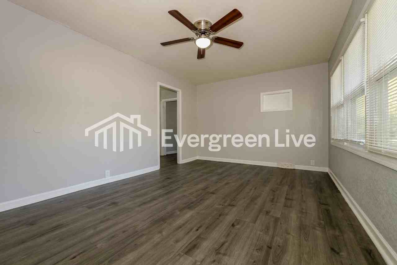 7103 E 112th St - Photo 7 of 15