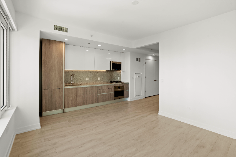 169 W Elm St - Photo 3 of 13