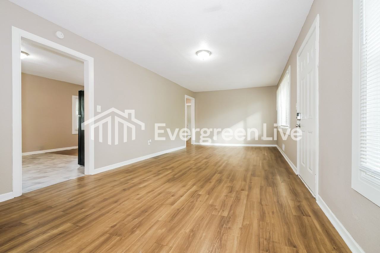 12504 E 54th Ter - Photo 3 of 15