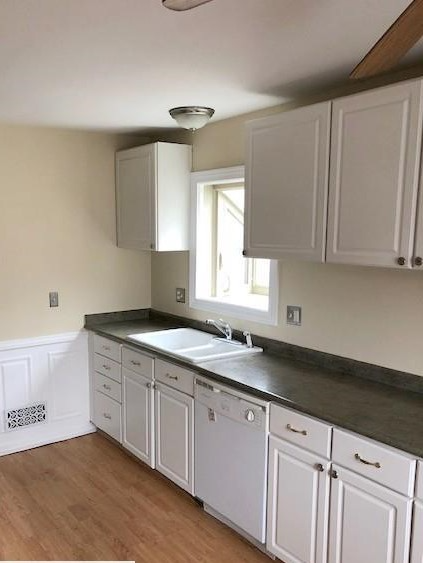 21627 Negaunee St - Photo 3 of 5