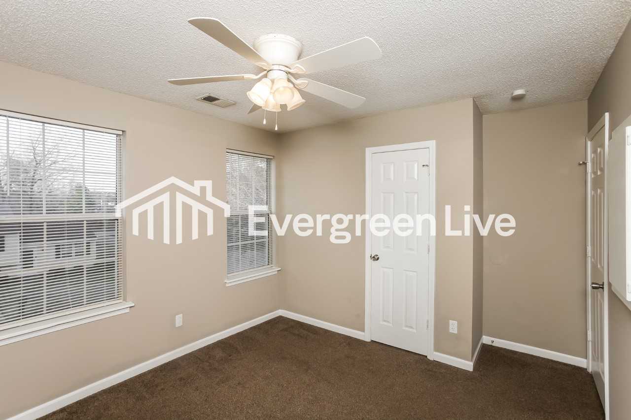 201 Ambling Cir - Photo 4 of 16