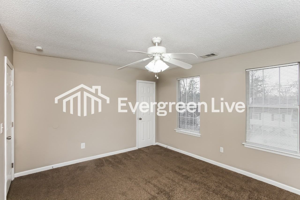 201 Ambling Cir - Photo 5 of 16