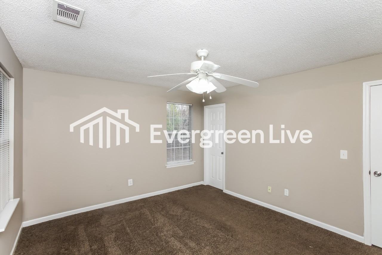 201 Ambling Cir - Photo 6 of 16