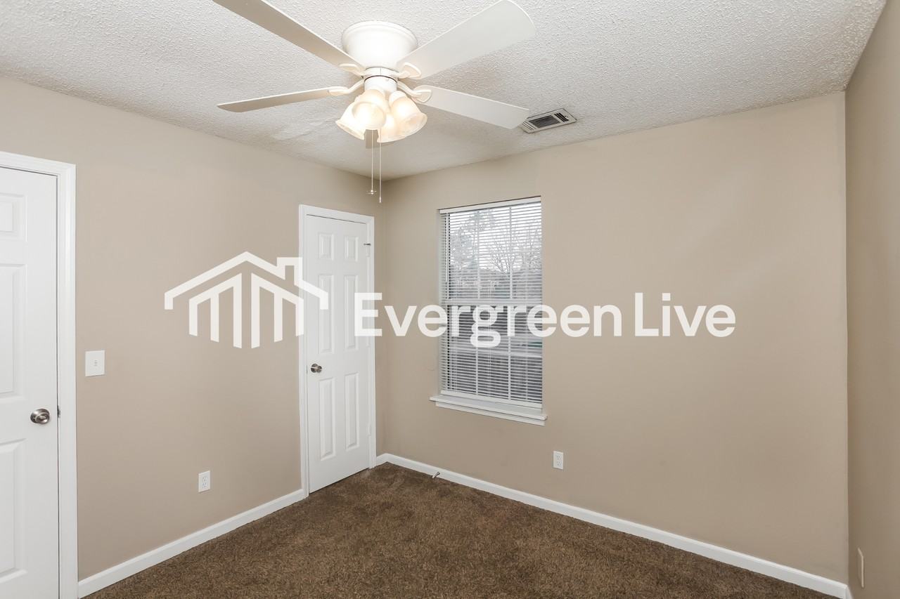 201 Ambling Cir - Photo 3 of 16