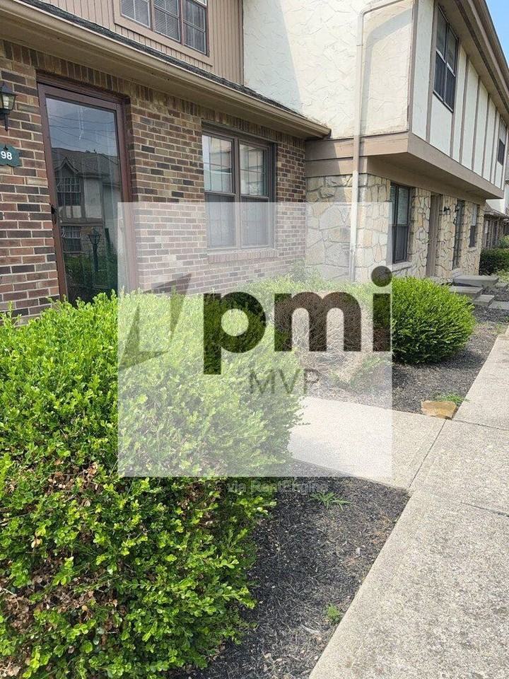 98 Stornoway Dr W - Photo 2 of 10