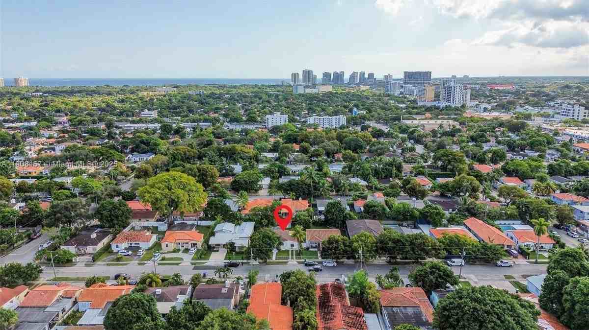 2464 Sw 19th St - Photo 3 of 3