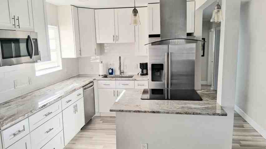 534 Nw 5th St ##1 - Photo 2 of 22