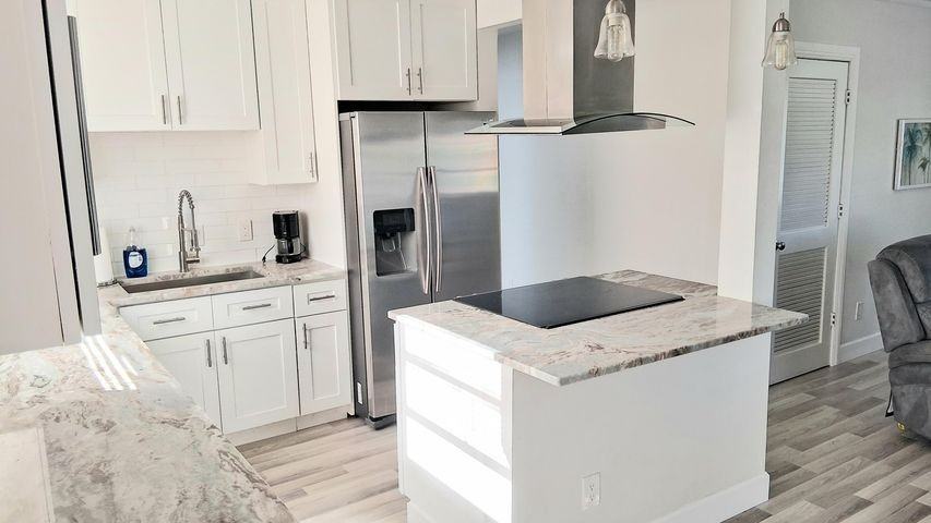 534 Nw 5th St ##1 - Photo 3 of 22