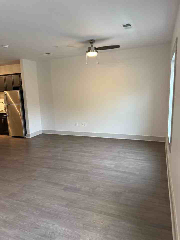 Heritage East Apartments - Photo 4 of 47