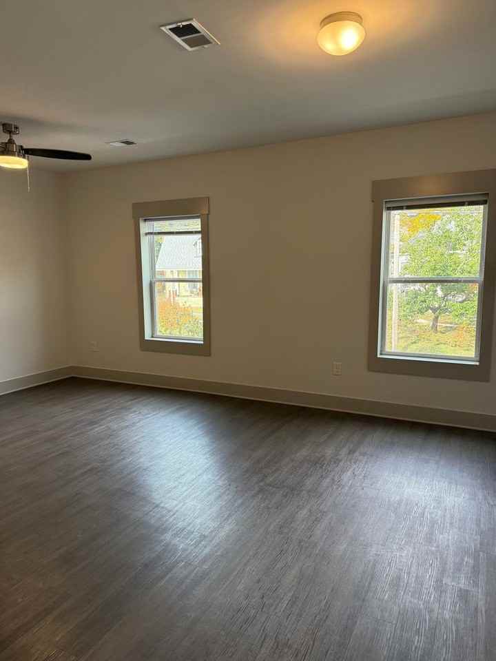 Heritage East Apartments - Photo 5 of 47