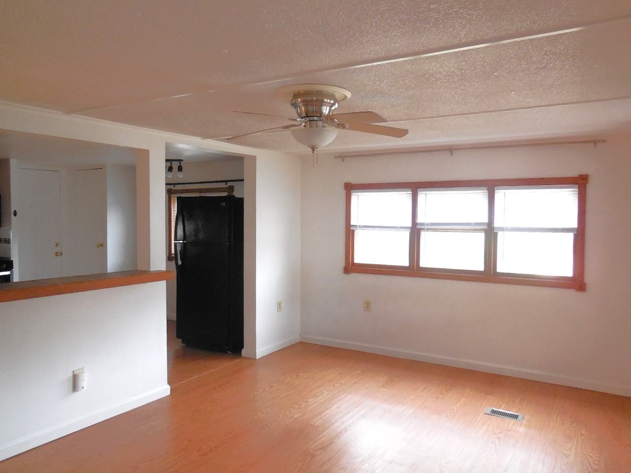 906 Powell Drive - Photo 5 of 12