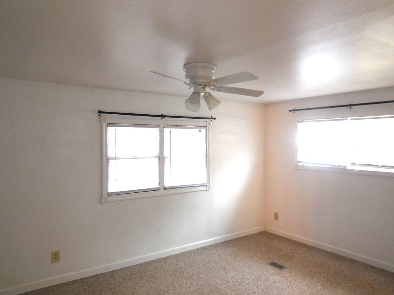 906 Powell Drive - Photo 6 of 12