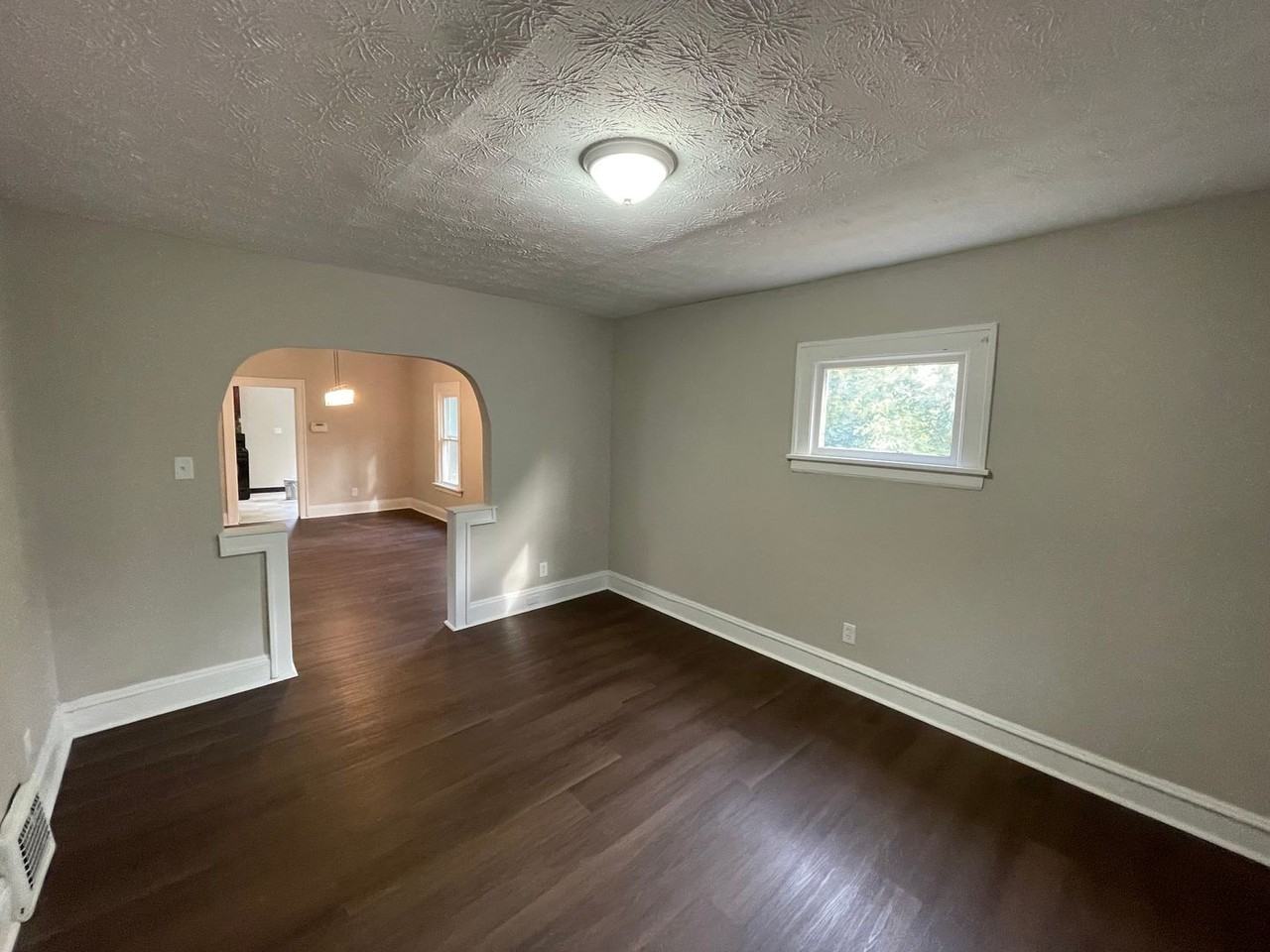 6553 Newman Ave - Photo 6 of 26