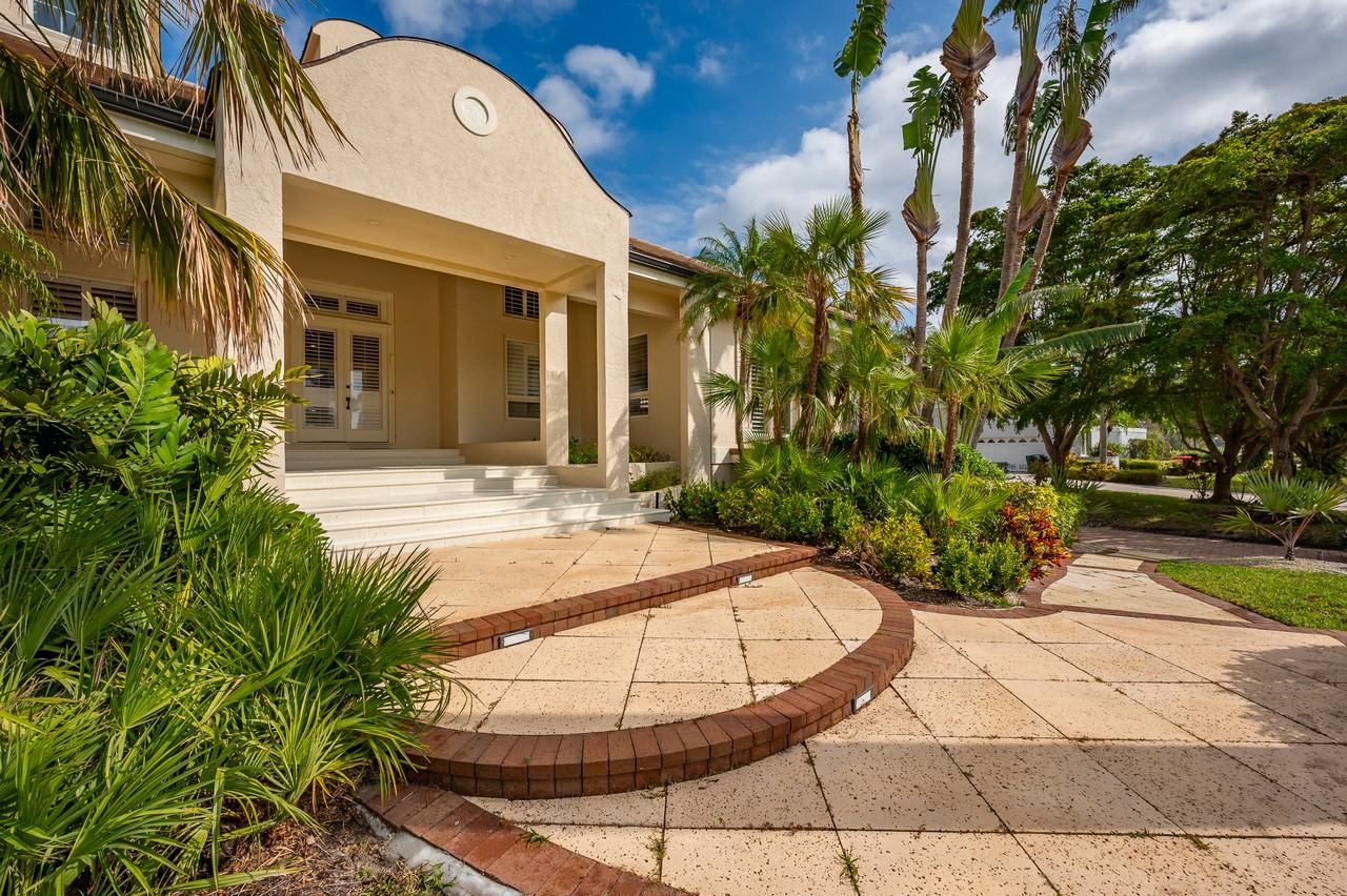 981 Longboat Club Rd #NA - Photo 2 of 25