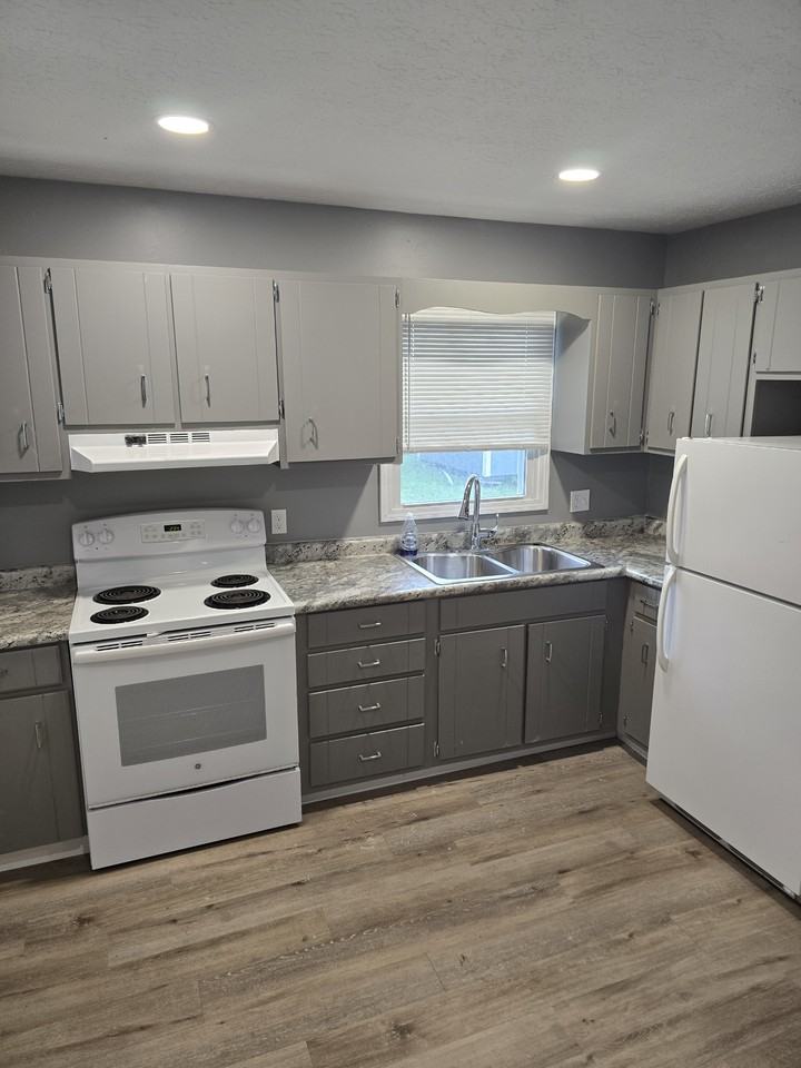 14440 Huff St Ne #1 - Photo 6 of 9