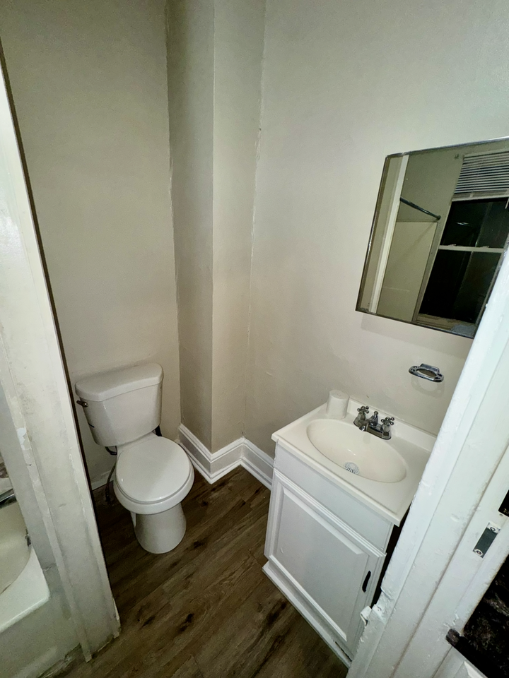 609 Lancaster Ave #2 - Photo 4 of 15
