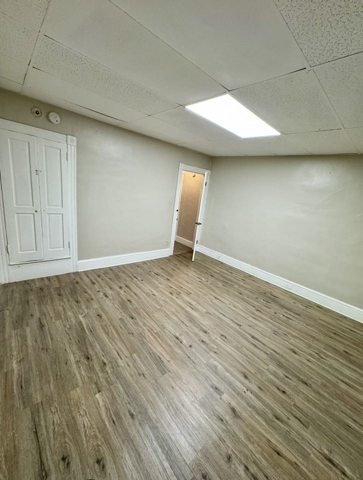 609 Lancaster Ave #2 - Photo 5 of 15