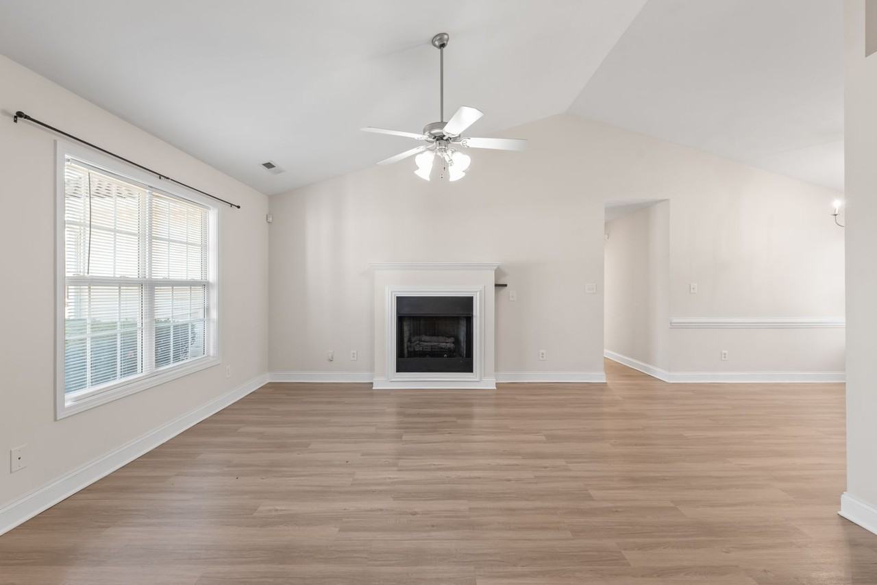 3007 Laurel Creek Lane - Photo 5 of 21