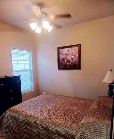 503 E Tullos St #B - Photo 7 of 9