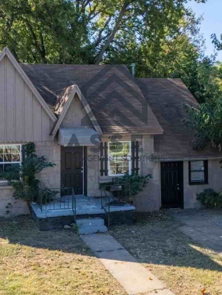 912 Sw 35th St - Photo 2 of 27