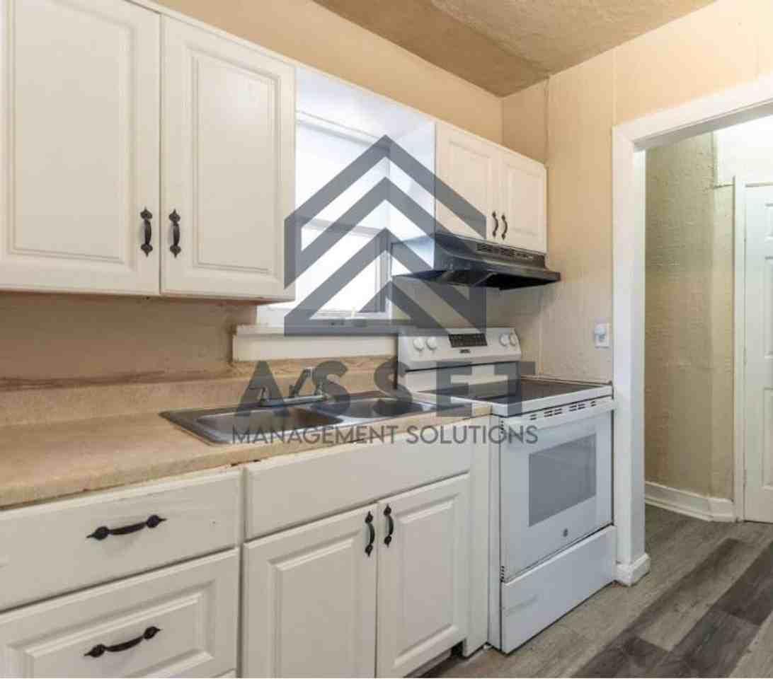 912 Sw 35th St - Photo 5 of 27