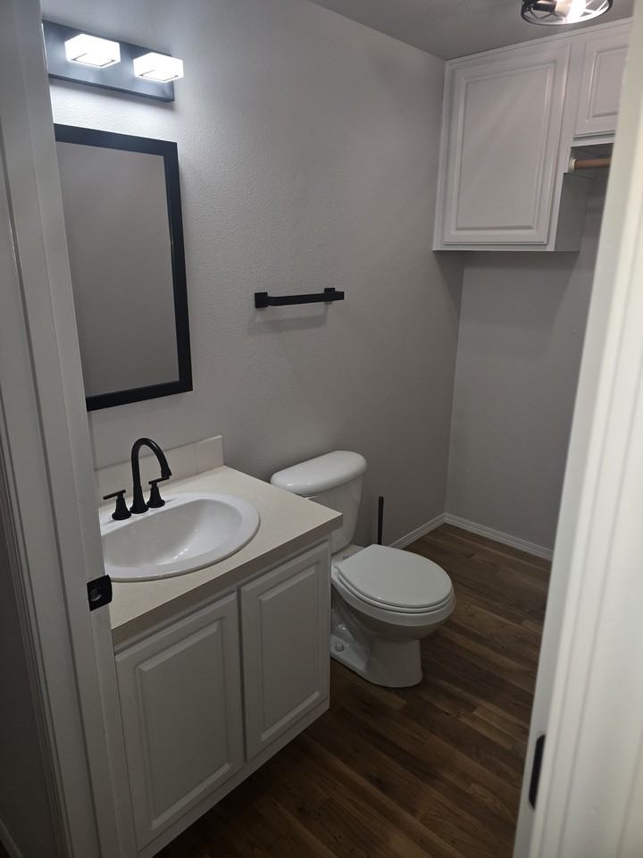 222 W Hereford St #222 - Photo 3 of 17