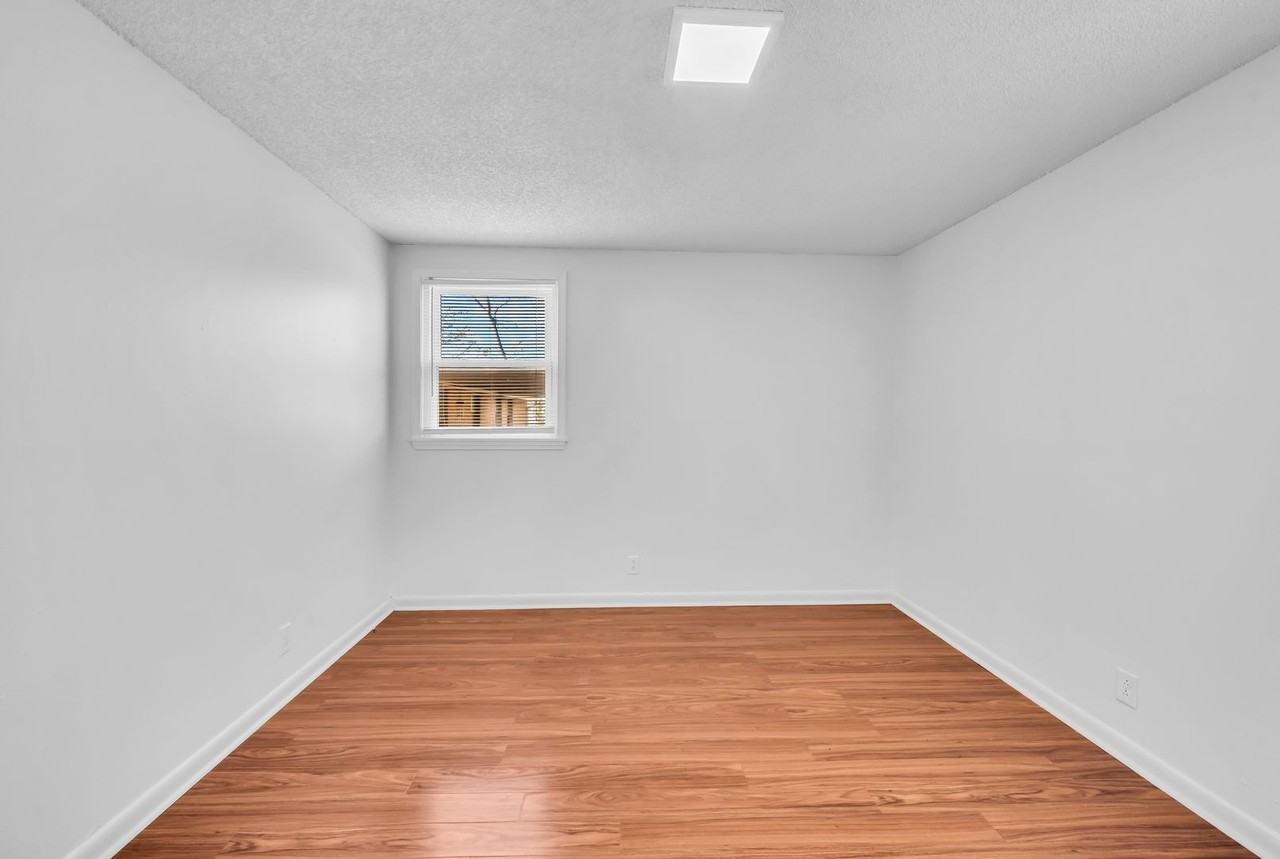 3232 Hinkle Dr - Photo 3 of 25