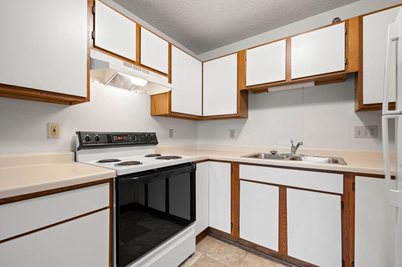 620 E Saint Mary Street - Photo 2 of 40