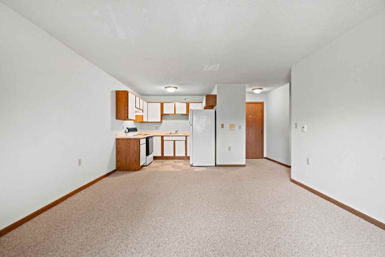 620 E Saint Mary Street - Photo 4 of 40