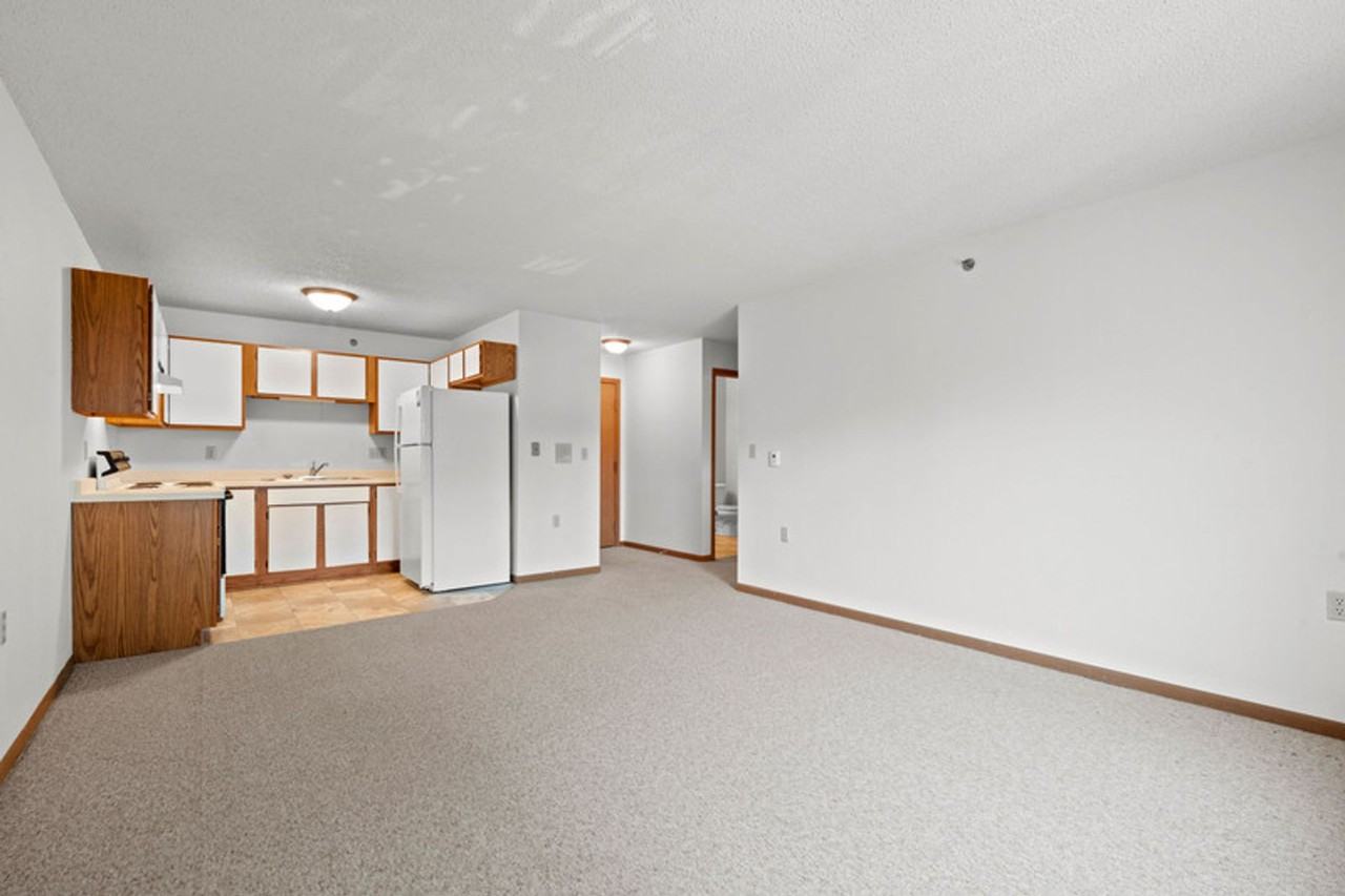 620 E Saint Mary Street - Photo 5 of 40