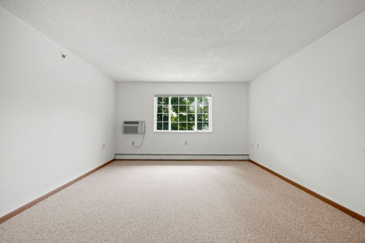 620 E Saint Mary Street - Photo 6 of 40