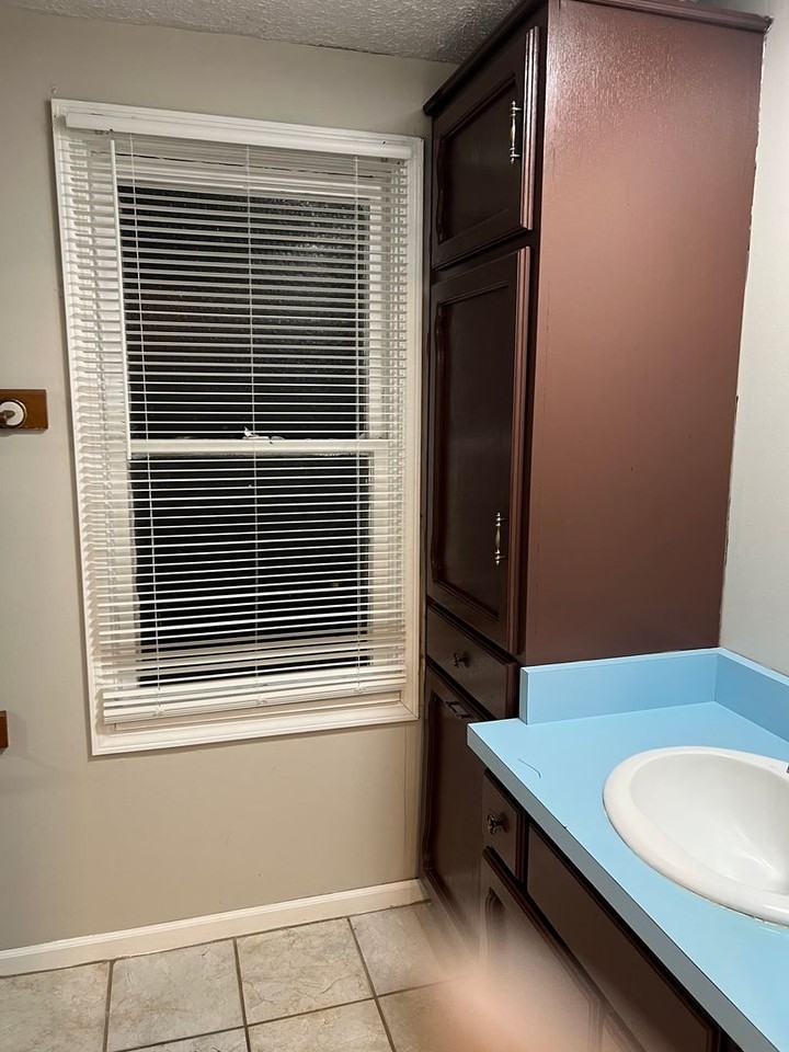 6128 E 11th St - Photo 7 of 13