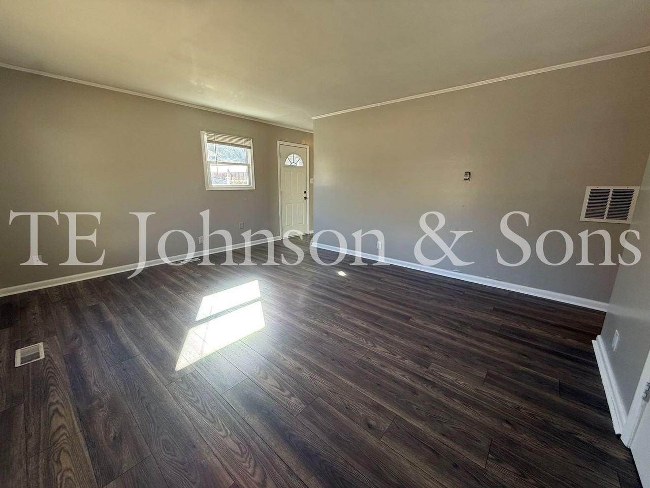 1602 Willow Rd - Photo 2 of 23