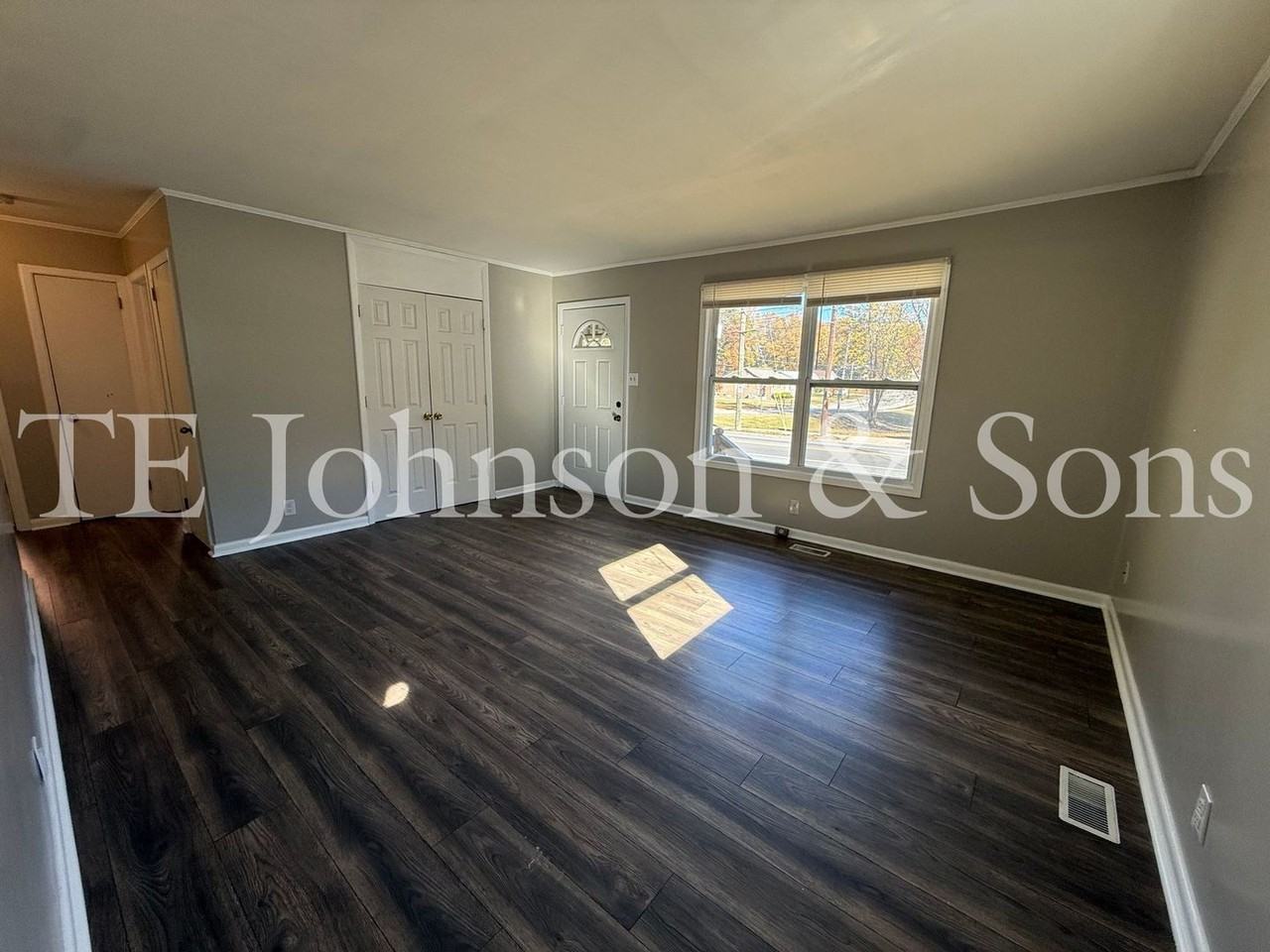 1602 Willow Rd - Photo 5 of 23