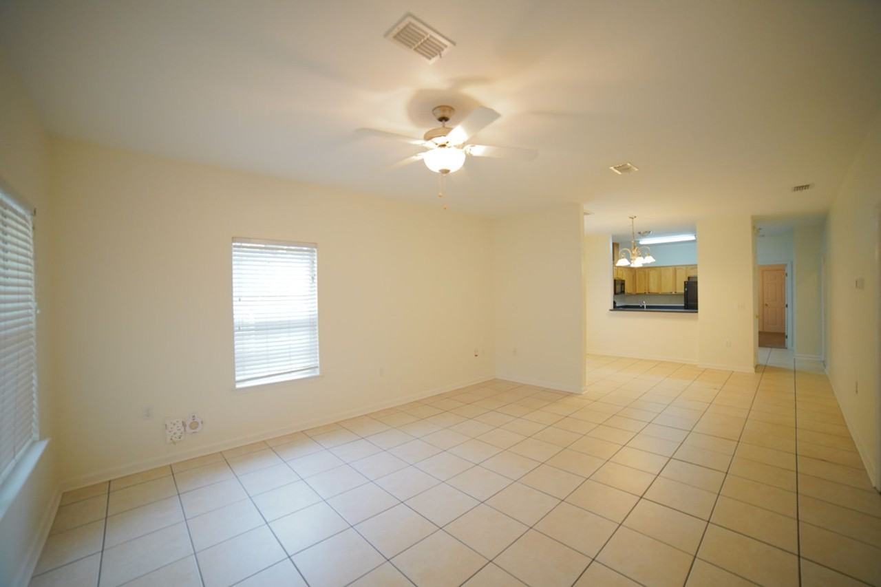 829 Dent St - Photo 3 of 26